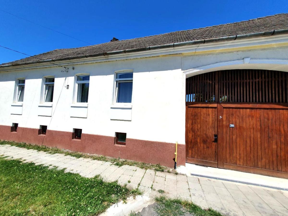 Вілла Casa Din Coltul Cetatii Harman Екстер'єр фото